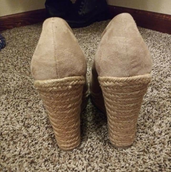 Derek Heart Wedges! - Picture 3 of 4